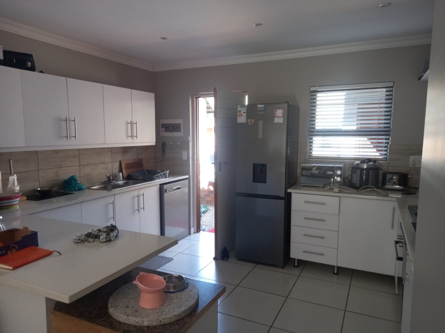 To Let 2 Bedroom Property for Rent in Heuwelsig Free State